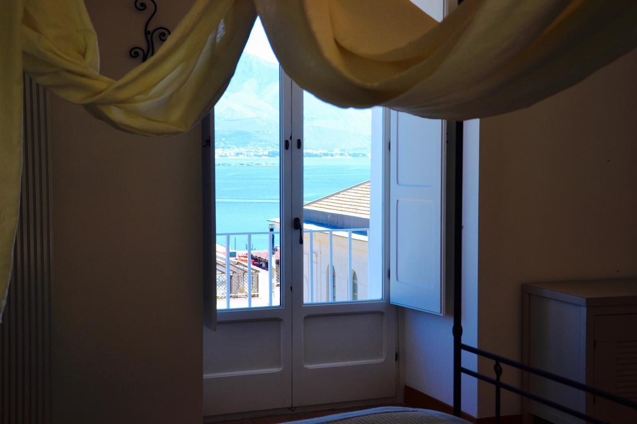 加埃塔Il Bottone Al Duomo住宿加早餐旅馆 外观 照片